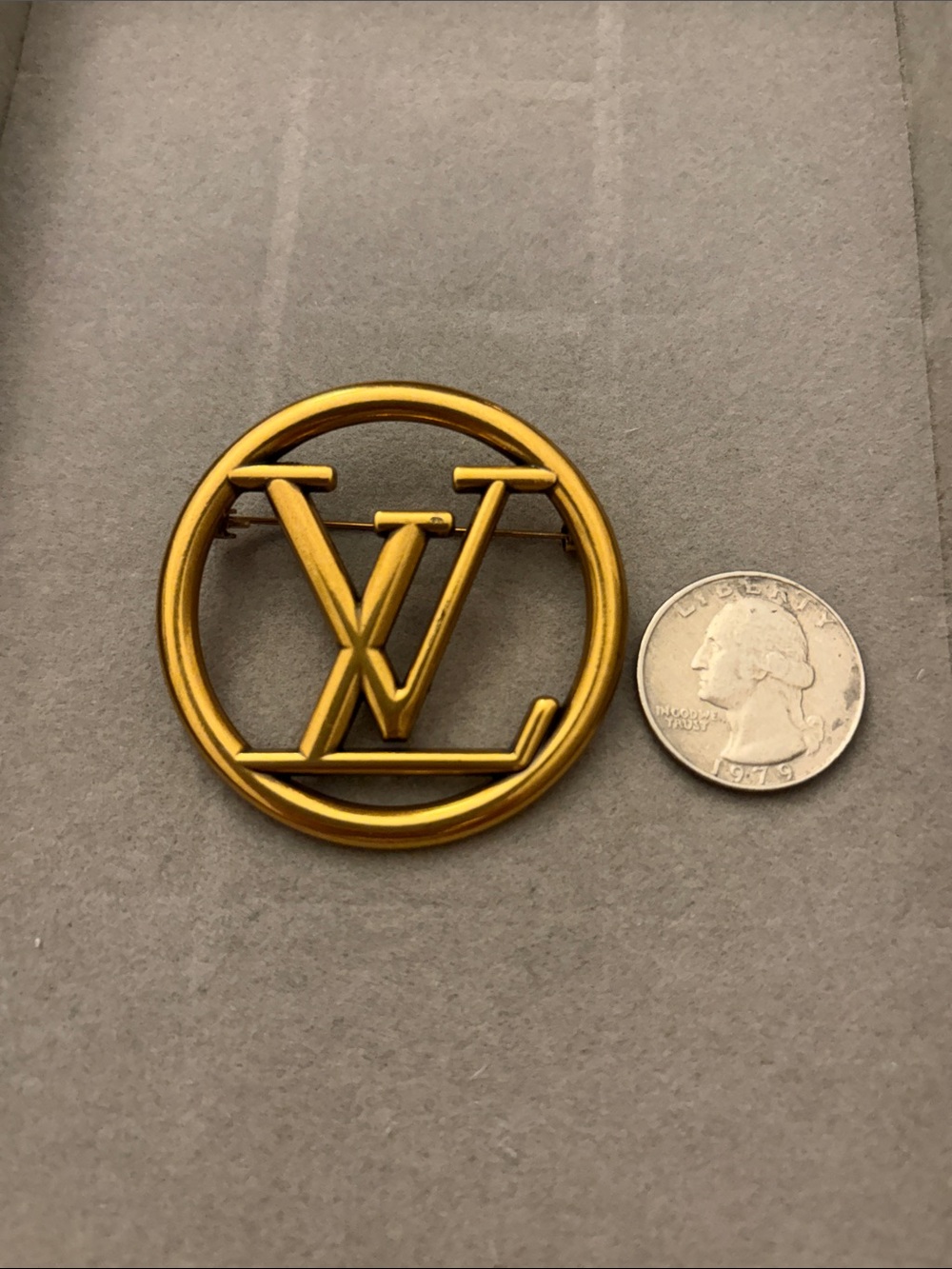 Gold-Tone Circular Brooch - Picture 3 of 3